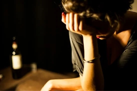 Nauka o serotoninie i adaptogenach: dlaczego ashwagandha i L-tryptofan tworzą idealne połączenie w depresji wywołanej stresem